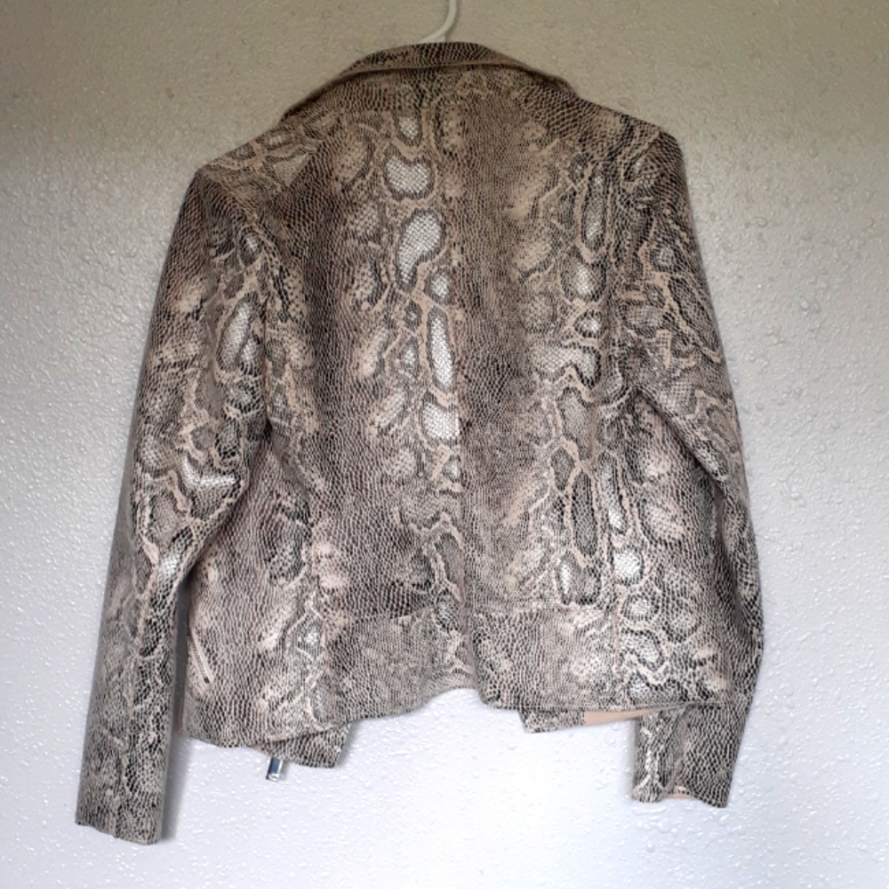 Jacket - Picture 3 of 4